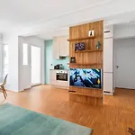 Bright And Stylish Apartment Next To The Sea!